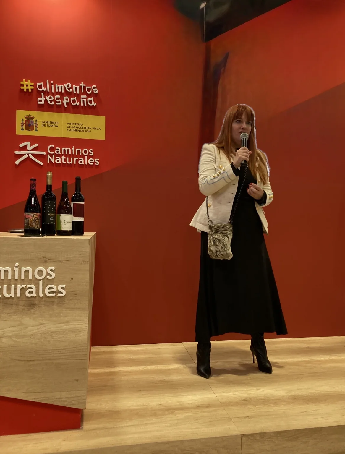 Susana Andrés Omella en escenario de Alimentos de España